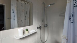 Free toiletries, hair dryer, towels - Hotel Rosenhof (Bergen)