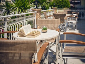 Porch - Alkyonis Hotel (Zakynthos)
