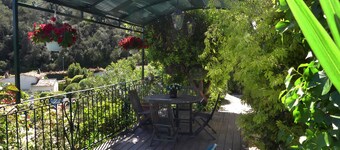 Villa du loup 5 kms from the sea in a green setting