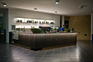 2 bars/lounges, poolside bar - Cala Corvino Hotel Resort (Monopoli)