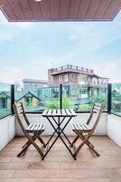 豪華家庭房-附浴缸 | 羽絨被、書桌、遮光布/窗簾、免費無線上網