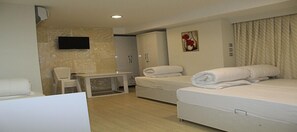 Desk, free WiFi, bed sheets - Reyhanli Miray Otel (Reyhanli)