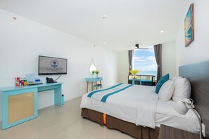 Kamar Double Deluks, pemandangan laut | Seprai premium, tempat tidur Select Comfort, minibar, dan brankas