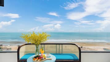 Suite, Sea View | Premium bedding, Select Comfort beds, minibar, in-room safe