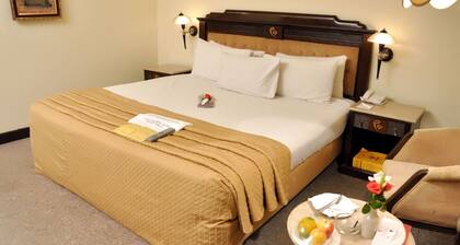 Hotel Crown Plaza-Lahore
