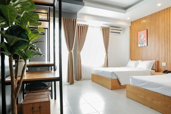 Executive Twin Room, 2 Queen Beds | Minibar, desk, soundproofing, free WiFi - 7S Hotel Hoang Anh (Ho Chi Minh City)