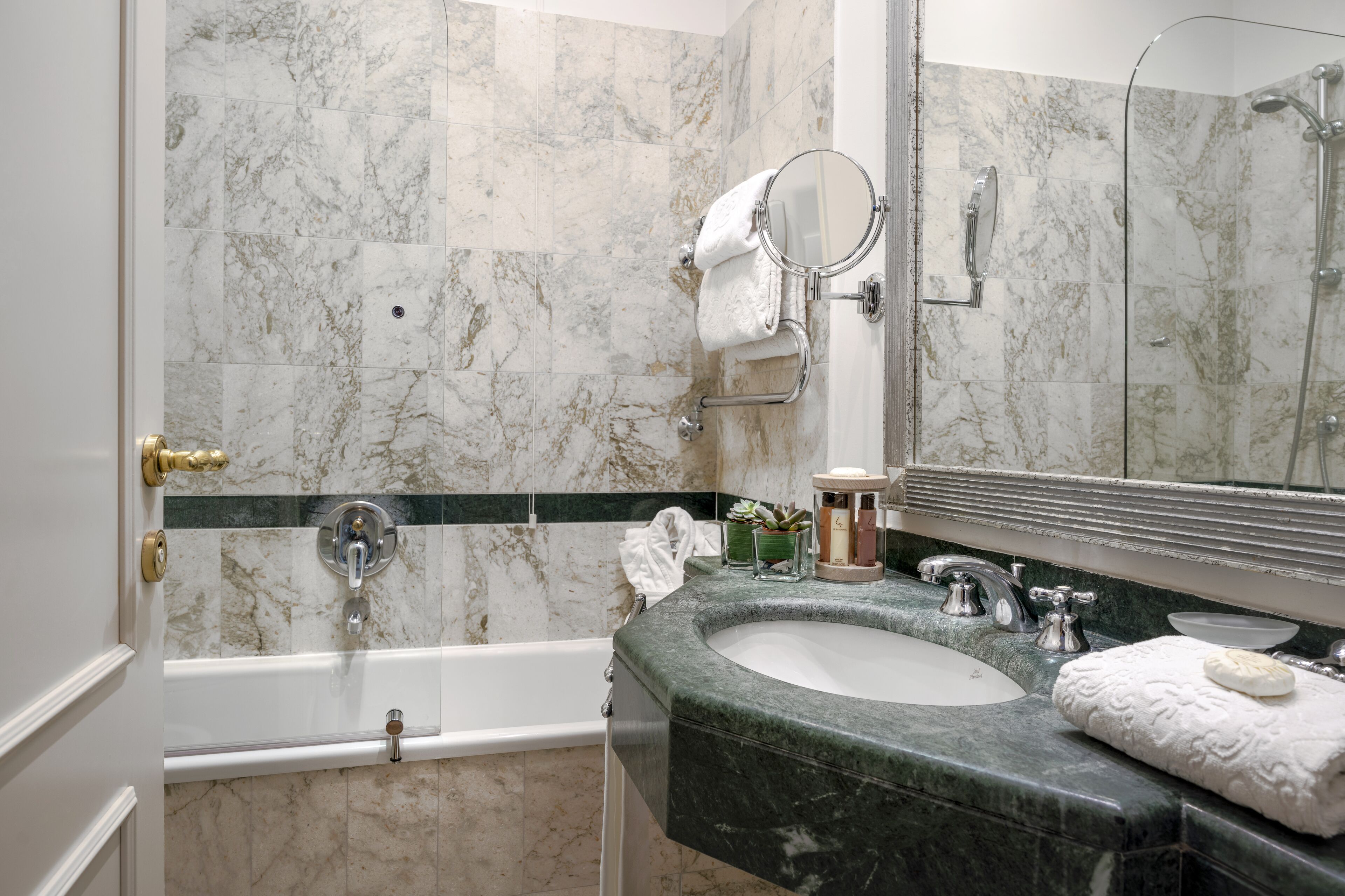classic double or twin room | bathroom | shower, free toiletries, hair dryer, bathrobes