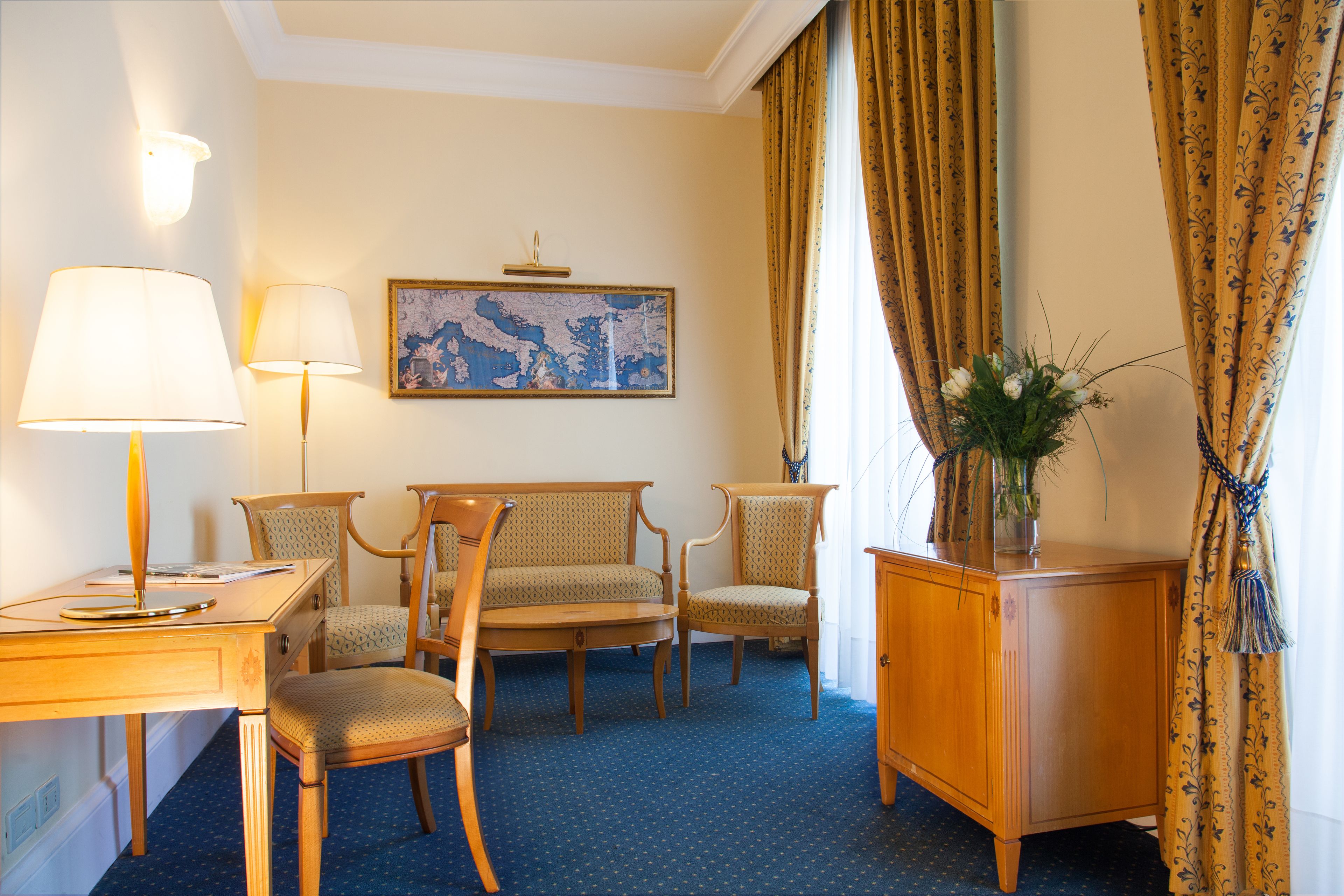 junior suite | minibar, desk, free wifi, bed sheets