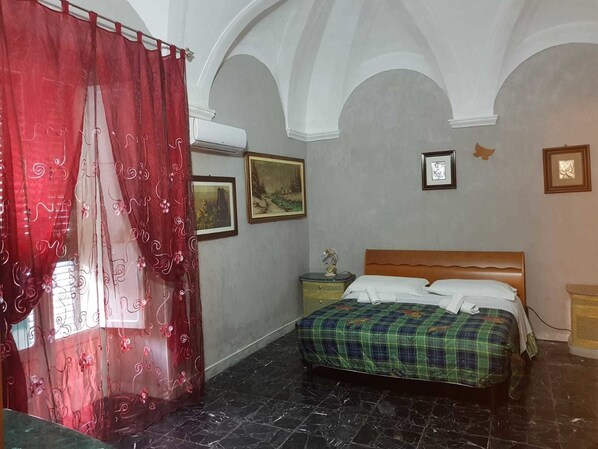 Rollaway beds, bed sheets