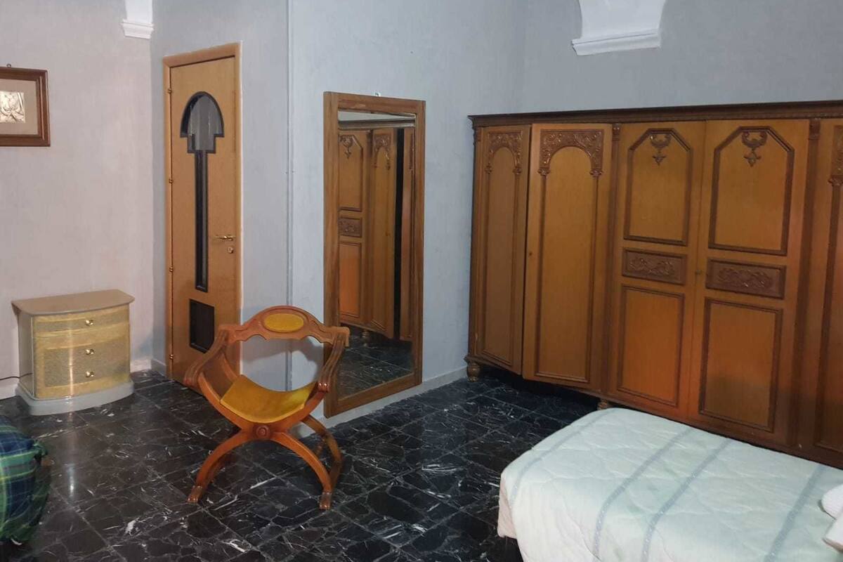 Rollaway beds, bed sheets