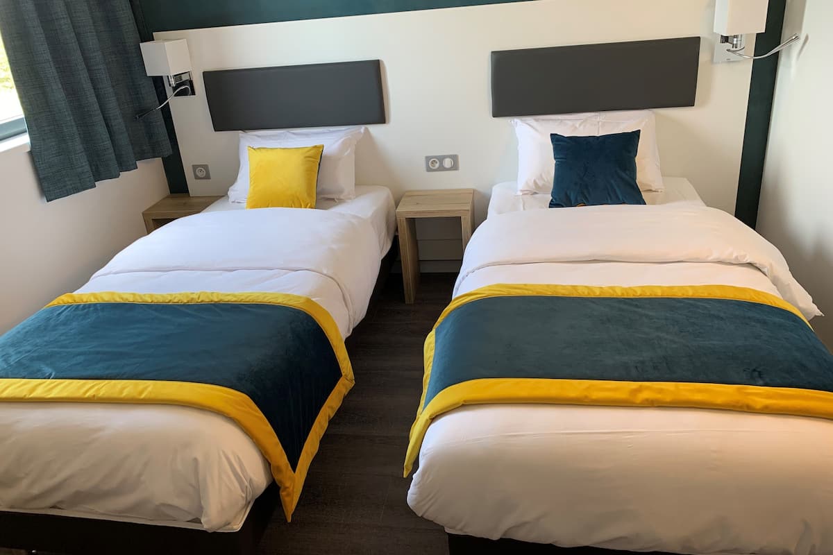 Standard Twin Room | 1 bedroom, premium bedding, in-room safe, desk