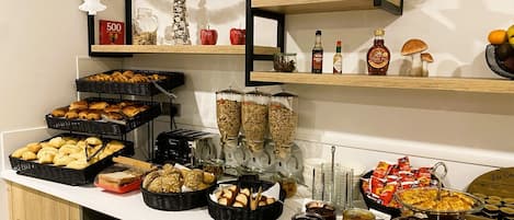 Desayuno buffet todos los días (EUR 14 por persona)