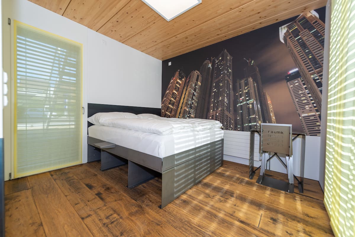 Desk, blackout curtains, free WiFi, bed sheets
