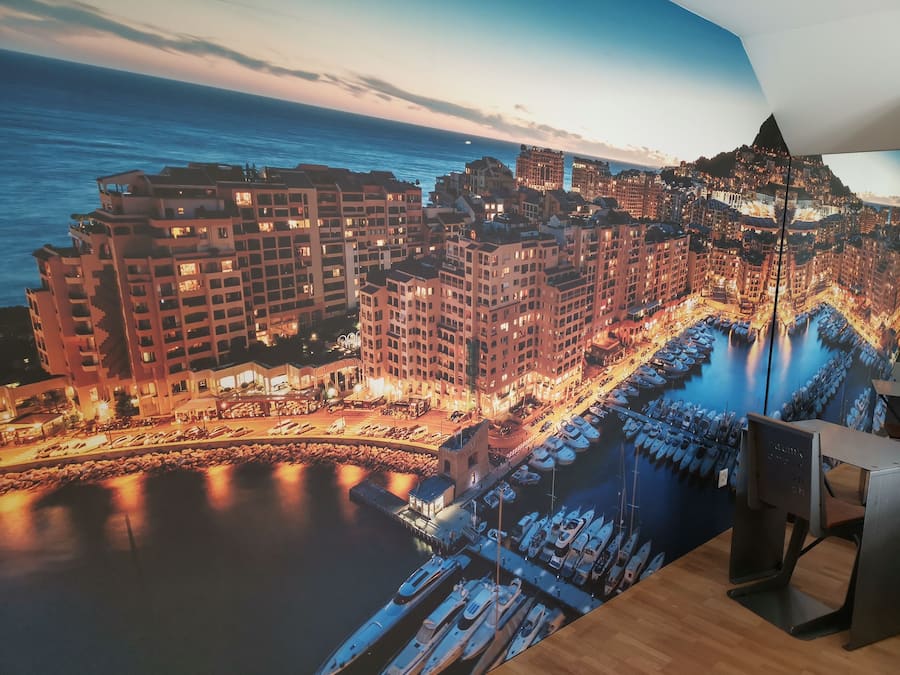 Monaco am Hafen | Escrivaninha, cortinas blackout, Wi-Fi de cortesia, roupa de cama