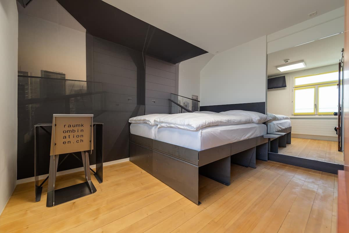 Desk, blackout curtains, free WiFi, bed sheets