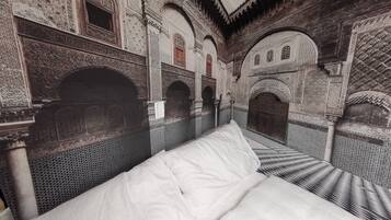 Orientalischer Hinterhof (Balcony)