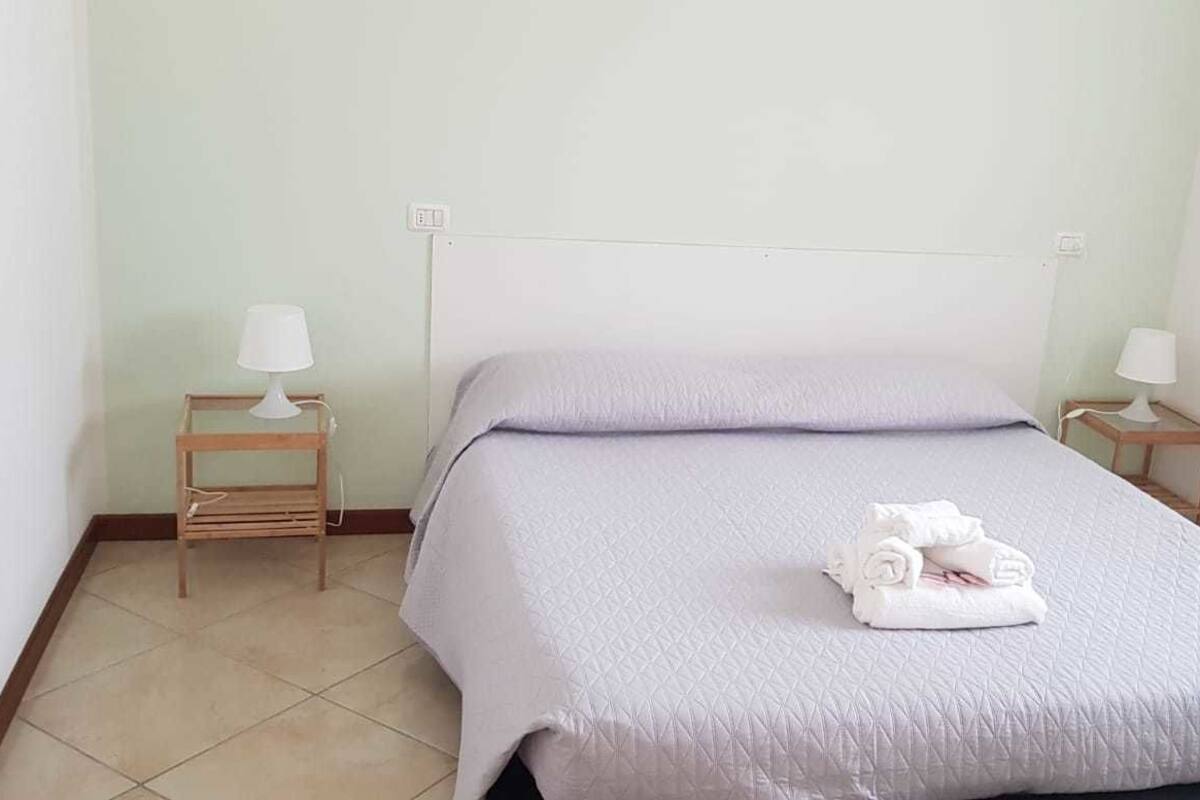 Single Room, Courtyard View | Down comforters, desk, laptop workspace, iron/ironing board (on request)