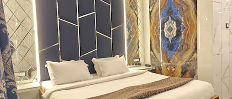 Premium bedding, individually decorated, individually furnished, desk