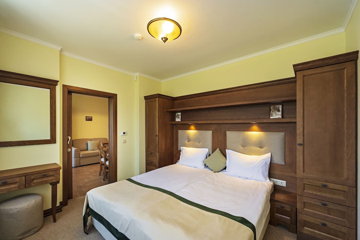 1 bedroom, premium bedding, Select Comfort beds, in-room safe