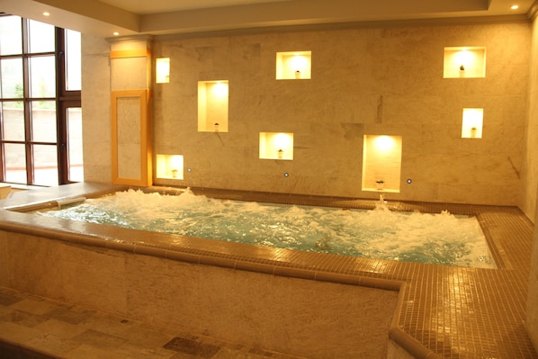Behandlungsräume für Paare, Sauna, Whirlpool, Dampfbad