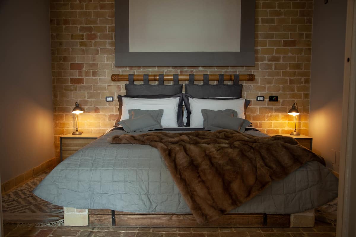 Suite Deluxe (Pietra Calda) | Sábanas de algodón egipcio, ropa de cama de alta calidad y edredón