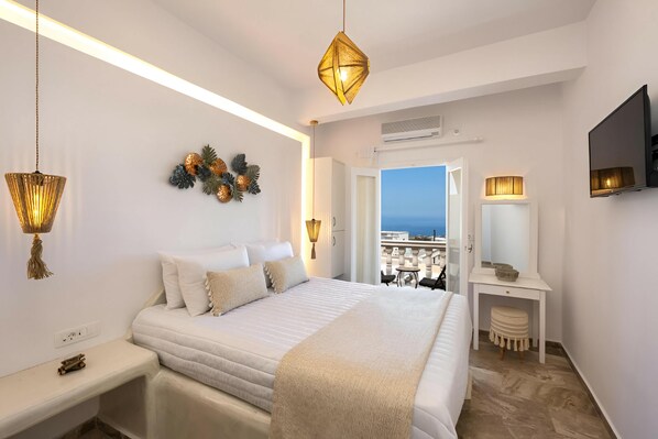 Deluxe Room - Vina's Place (Santorini)