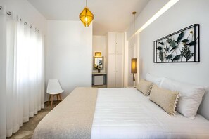 Deluxe Room - Vina's Place (Santorini)