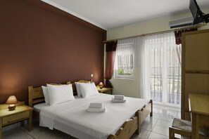 Standard Double or Twin Room | 1 bedroom, hypo-allergenic bedding, desk, laptop workspace - Delphin Rooms Sivota (Igoumenitsa)
