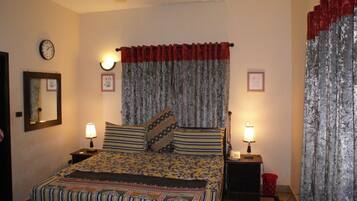 Deluxe Double Room, Sea View | In-room safe, soundproofing, free WiFi