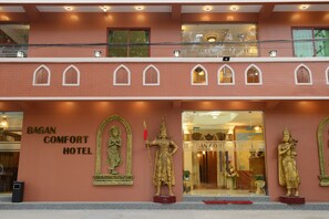 Fachada da propriedade