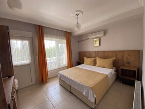 Familien-Vierbettzimmer | 1 Schlafzimmer, Allergikerbettwaren, kostenloses WLAN, Bettwäsche