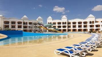 3 outdoor pools, open 9:00 AM to 5:00 PM, pool umbrellas, pool loungers