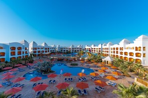 3 outdoor pools, open 9:00 AM to 5:00 PM, pool umbrellas, sun loungers