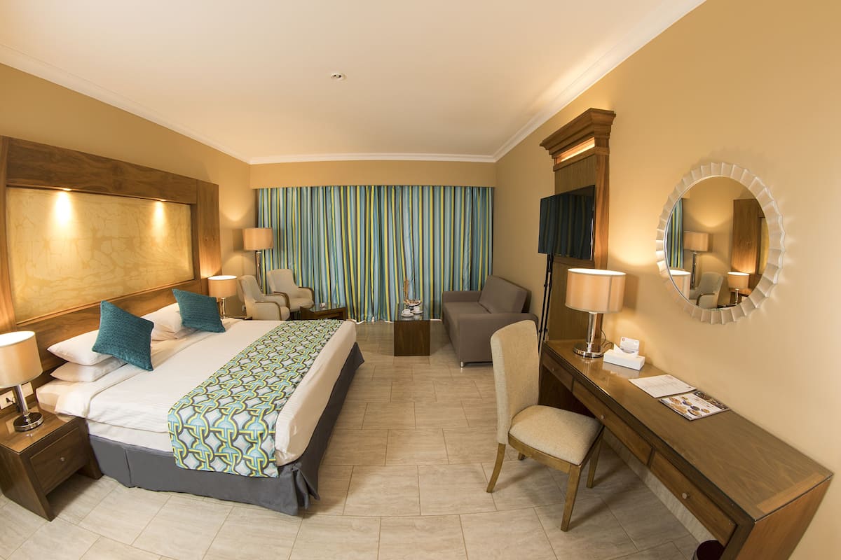 1 bedroom, minibar, in-room safe, blackout curtains