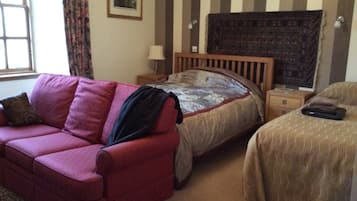 Chambre Quadruple, 2 lits doubles (Room 2) | Fer et planche Ă  repasser, draps fournis