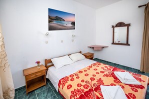 1 bedroom, desk, soundproofing, free WiFi