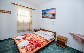 1 bedroom, desk, soundproofing, free WiFi