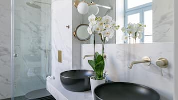 Supreme Suite | Bathroom | Shower, rainfall showerhead, free toiletries, hair dryer