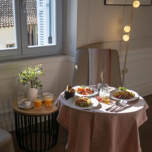 Komplett frokost er inkludert hver dag