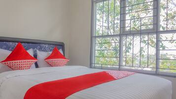 Standard Double Room | Free WiFi, bed sheets