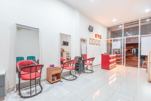 Área de estar no saguão