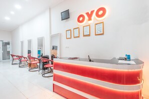 Reception - Hotel O 77 Guesthouse (Pagedangan)