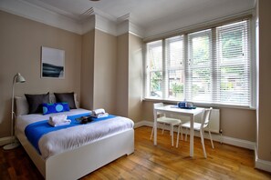 1 bedroom - SG1 Large Studio (London)