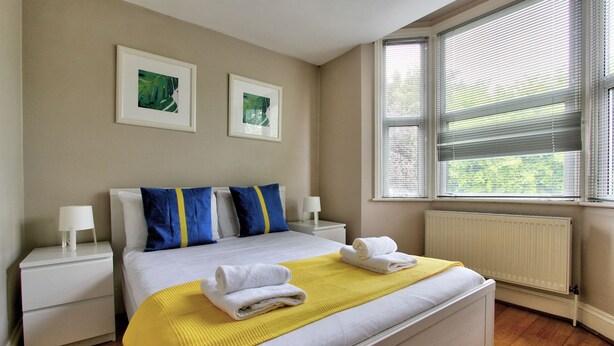 Living area - SG1 Large Studio (London)