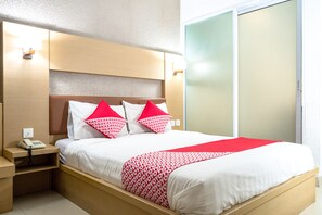 Suite Deluxe | Escritorio, wifi gratis y ropa de cama