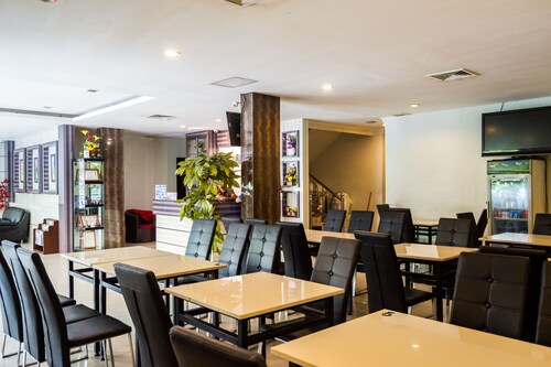 Capital O 664 Romance Hotel