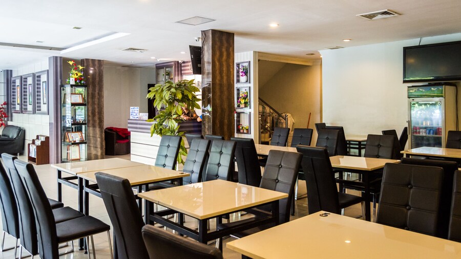 Capital O 664 Romance Hotel