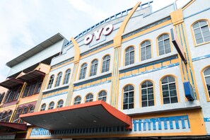 Exterior - Capital O 664 Romance Hotel (Batam)