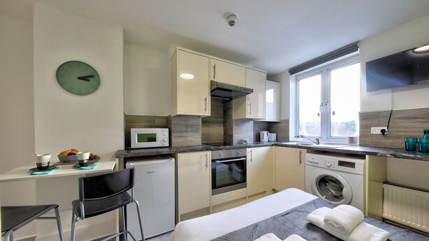 Cookware/dishes/utensils - WJA Small Studio (London)