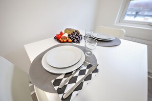 Cookware/dishes/utensils